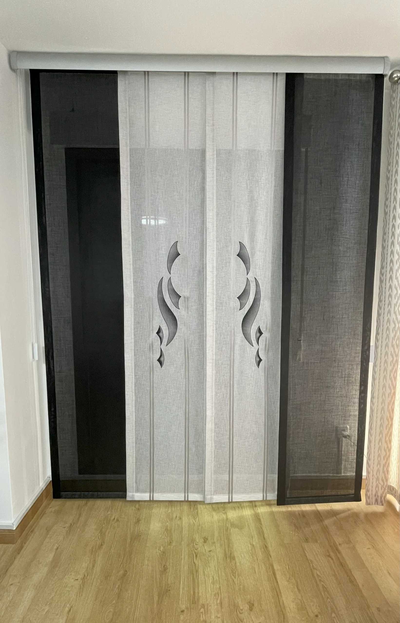 Panel Japones Gris y Negro Con Galería 1